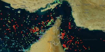 Trump afirma que EE. UU. toma el control del estrecho de Ormuz y cobrará protección; Irán rechaza intervención