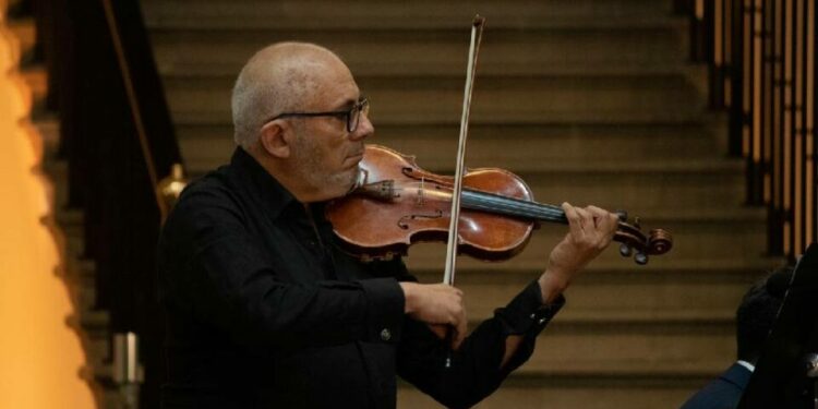 Román Revueltas interpretará obras de Bach en concierto