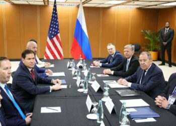 EE.UU. y Rusia se reúnen para tratar la guerra en Ucrania y su posible fin