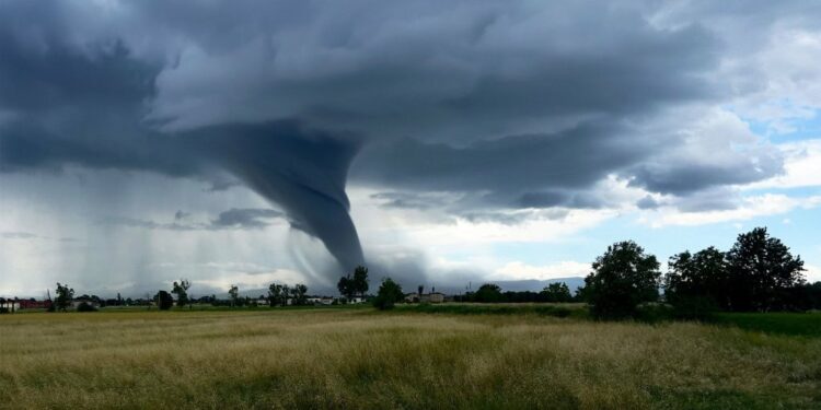 Un tornado azotó el sur de Brasil y al menos siete personas resultaron heridas