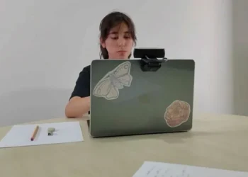 Influencer difundió trampas para el examen de la UNAM: usuarios reconocen uso de IA