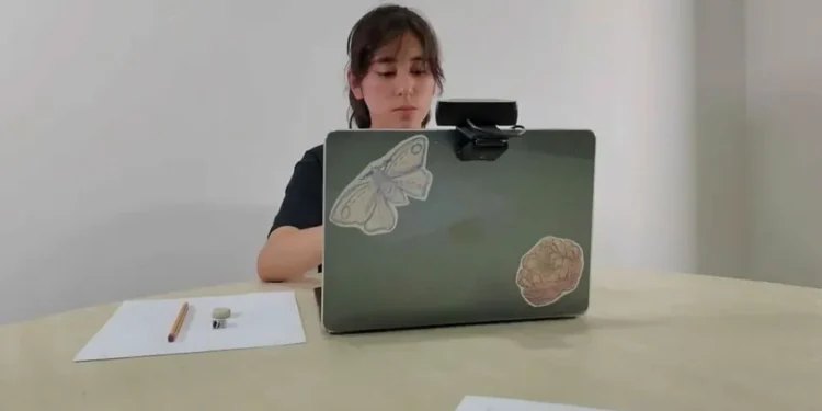 Influencer difundió trampas para el examen de la UNAM: usuarios reconocen uso de IA