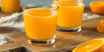 Jugo de frutas o gaseosa: cuál eleva más el azúcar en sangre y qué riesgos implica cada bebida