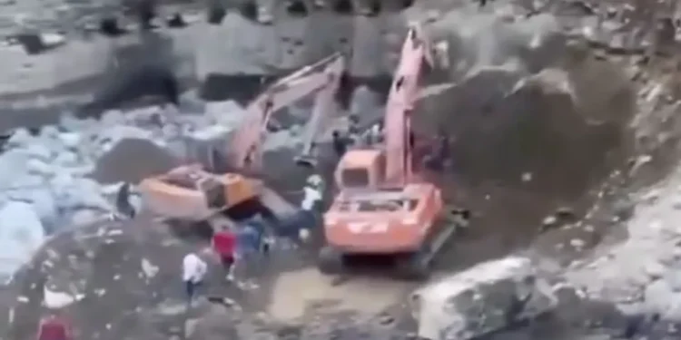 Derrumbe en una mina de oro en Colombia deja al menos 13 muertos