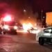Riña entre pandillas deja un vehículo incendiado y daños en viviendas