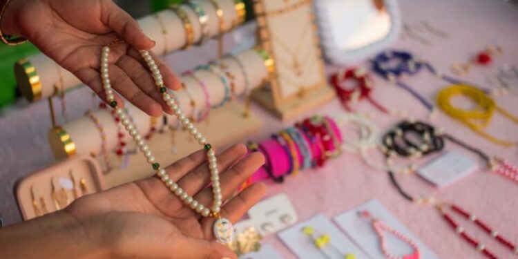 Jóvenes emprendedores de la Huasteca Sur participan en primera feria