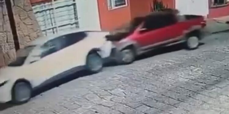 VIDEO | Buscan al responsable de choque en la calle Agustín Vera