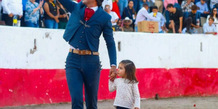 Fermin Rivera triunfó en Santa María del Río