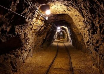Evacúan a trabajadores de mina en Charcas tras fuerte estruendo