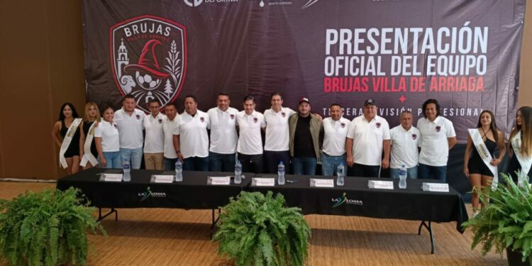 Presentan al equipo Brujas Villa de Arriaga