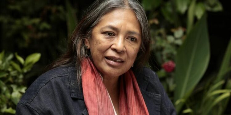 ‘Sobre las olas’, el filme de la “fragilidad humana” escrito por la mexicana Ángeles Cruz