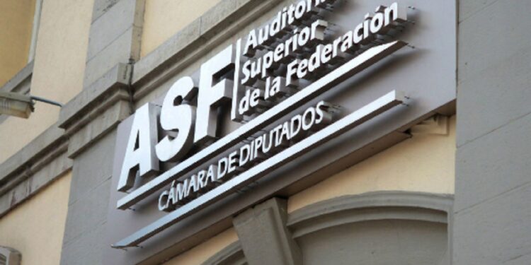 Hasta personas fallecidas contratan los municipios: ASF