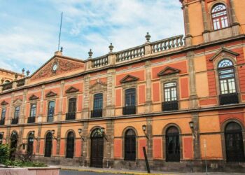 El Tribunal Laboral ordena a Alejandro Zermeño disculparse con trabajadora