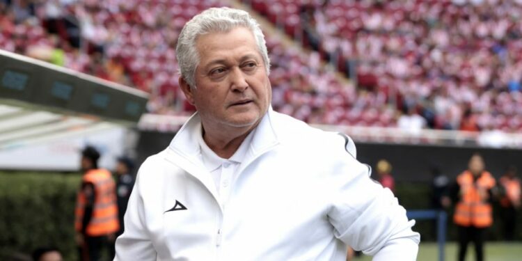 ¡Se acabó la espera! Tigres ya tiene entrenador: Víctor Manuel Vucetich regresa a la UANL