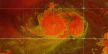 ‘Karina’ se fortalece a huracán de categoría 4 en el Pacífico