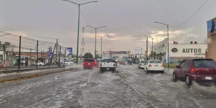PC estatal recibió durante tormenta en la zona metropolitana 17 reportes de inundaciones