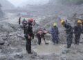 Nepal eleva a 903 los muertos y a 4,247 los desaparecidos por la devastadora riada