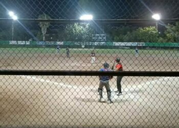 VIDEO | Disparos interrumpen juego de softbol en Nogales, ¿qué ocurrió?