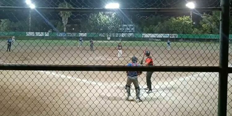 VIDEO | Disparos interrumpen juego de softbol en Nogales, ¿qué ocurrió?