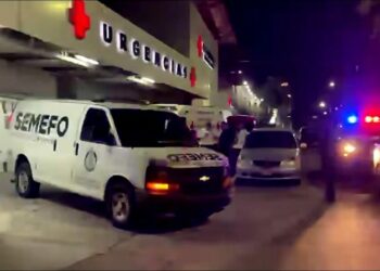 Muere niño tras caerle elevador de carga en mercado de Sinaloa