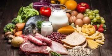 Qué alimento conviene evitar después de los 60, según médicos