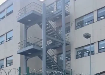 Muere paciente tras caer de cuarto piso en unidad del IMSS de la CDMX