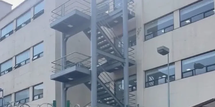Muere paciente tras caer de cuarto piso en unidad del IMSS de la CDMX