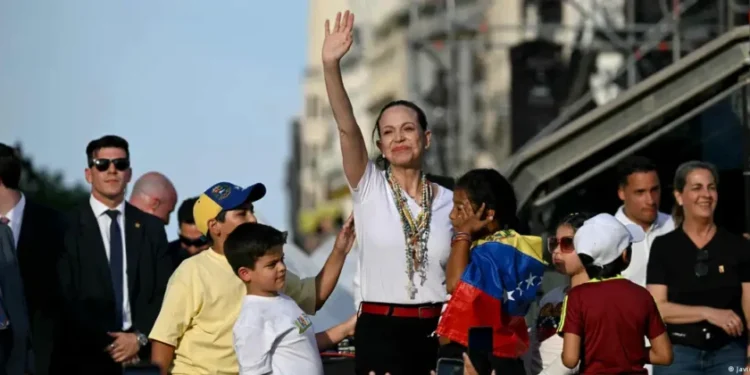 Sin éxito, los intentos de María Corina Machado por volver a Venezuela