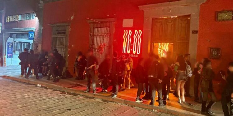 Les arruinaron el Mood: clausuran antro tras disturbios y falta de protocolos