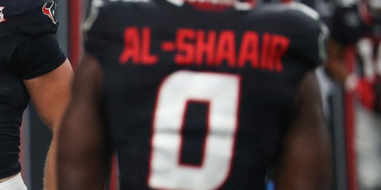 Multa NFL a jugador de los Texans por mostrar nombre de una niña palestina muerta