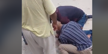 Hombre irrumpe con machete en primaria de El Saucito; maestros logran someterlo