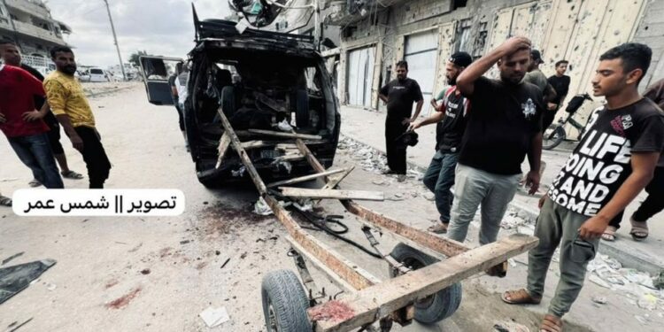 Ataque israelí contra un autobús en Gaza deja cinco muertos