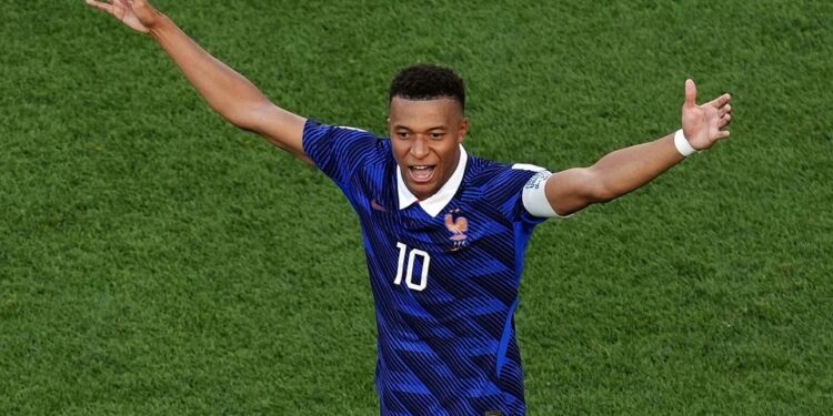Mbappé afronta el Balón de Oro sin obsesión, pero convencido de que este puede ser su año