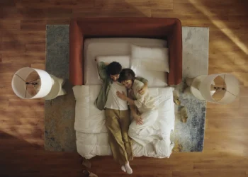4 formas de aprovechar un sofá cama para crear un espacio multifuncional
