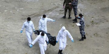 Nepal aumenta a 1,127 los muertos y a casi 4,900 los desaparecidos tras la riada