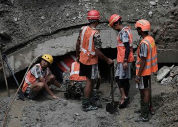 Desaparecidos en Nepal superan los 5,000 después de más de una semana de la riada