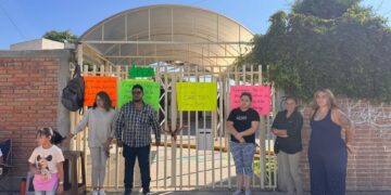 VIDEO | Nuevamente toman la primaria José Toribio Sánchez por falta de maestros
