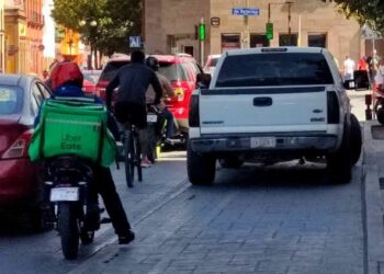 Banquetas y ciclovías concentran infracciones de tránsito en el Centro Histórico