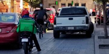 Banquetas y ciclovías concentran infracciones de tránsito en el Centro Histórico