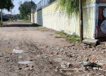 VIDEO | Analizarán pavimentación en calles cercanas a escuela de la zona norte