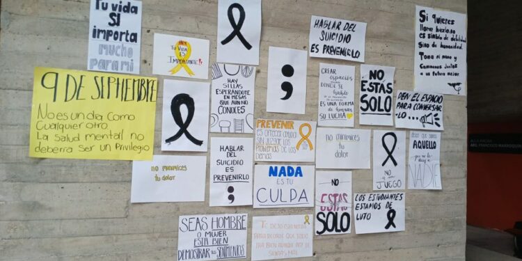 VIDEO | Estudiantes honran memoria de Santiago González
