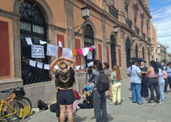 Estudiantes exigen acciones reales para atender la salud mental