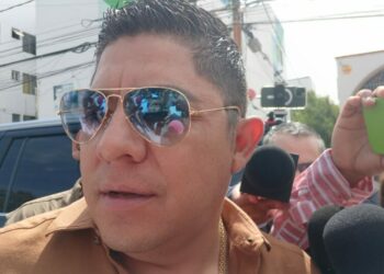 Funcionarios que busquen cargo de elección popular deben renunciar en diciembre: Gobernador