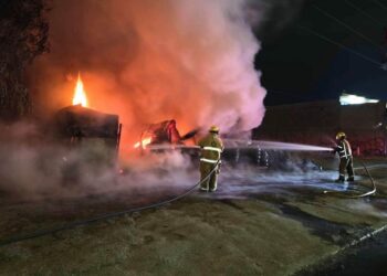 Ardió vulcanizadora en plena Carretera 57