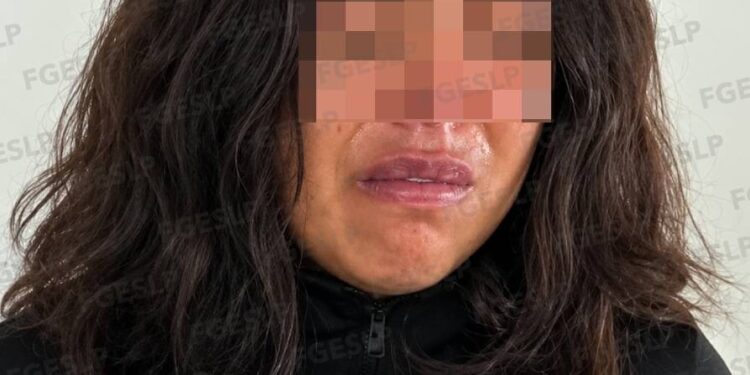 Detienen en Rioverde a mujer acusada de violencia familiar contra una menor