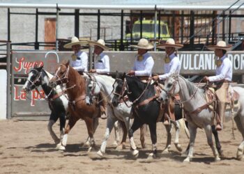 Hoy la Charreada Universitaria en el Lienzo “Hermoso Cariño”