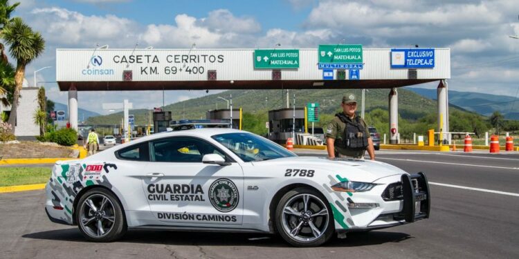 Detienen a 22 personas y aseguran vehículos, droga y armas en operativos estatales
