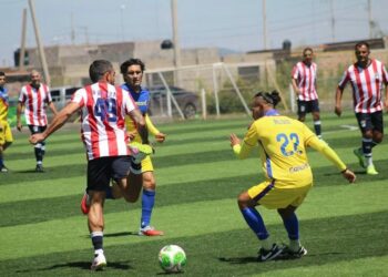 Juego de leyendas en Villa de Arriaga culmina con la victoria de las Águilas del América frente a Chivas