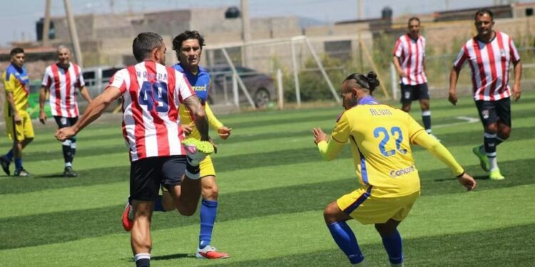 Juego de leyendas en Villa de Arriaga culmina con la victoria de las Águilas del América frente a Chivas