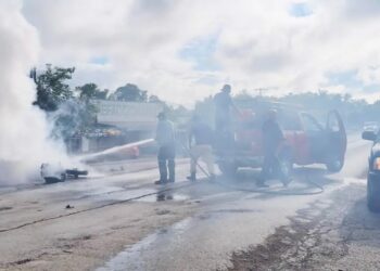 Dos jóvenes resultan lesionados tras choque en la Tampico-Valles